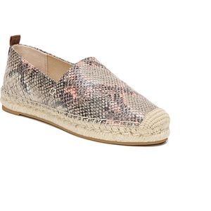 Snake print spadrilles .